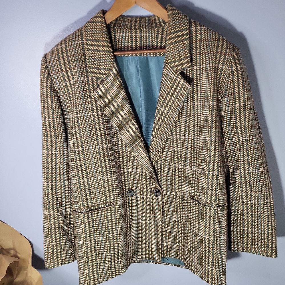 Gris Blanc Woman Blazer Size 11  Canada Made